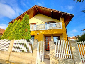 Casa Galbena